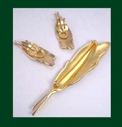 Pennino Feather Rhinestone Brooch & Earrings Back