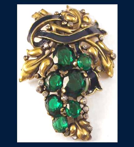 Large Trifari Enamel and Emerald Green Rhinestone Fur Clip Front