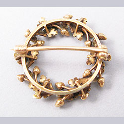 Krementz 14k Gold and Pearl Oak Wreath Pin Back