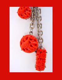 Coral Plastic Floral Necklace Close