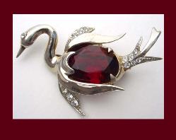 Graceful Sterling & Rhinestone Swan Brooch